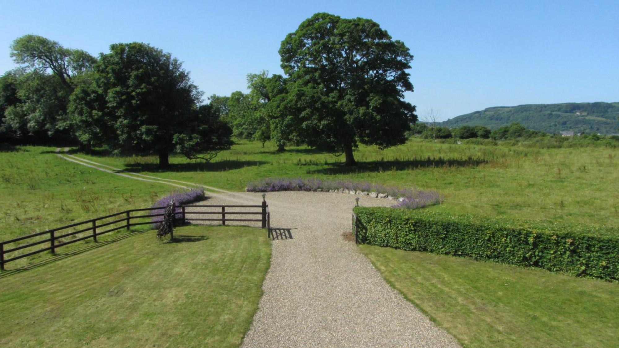 Inchiquin House, Period Home In The Heart Of The Burren Corrofin エクステリア 写真